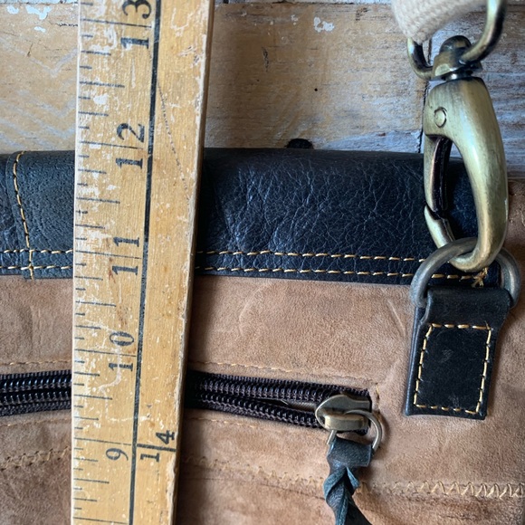 VAAN & CO. Upcycled Leather Crossover - Picture 5 of 7